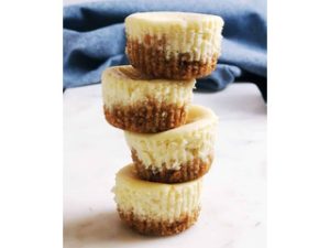 Mini Cheesecakes (Half Dozen)
